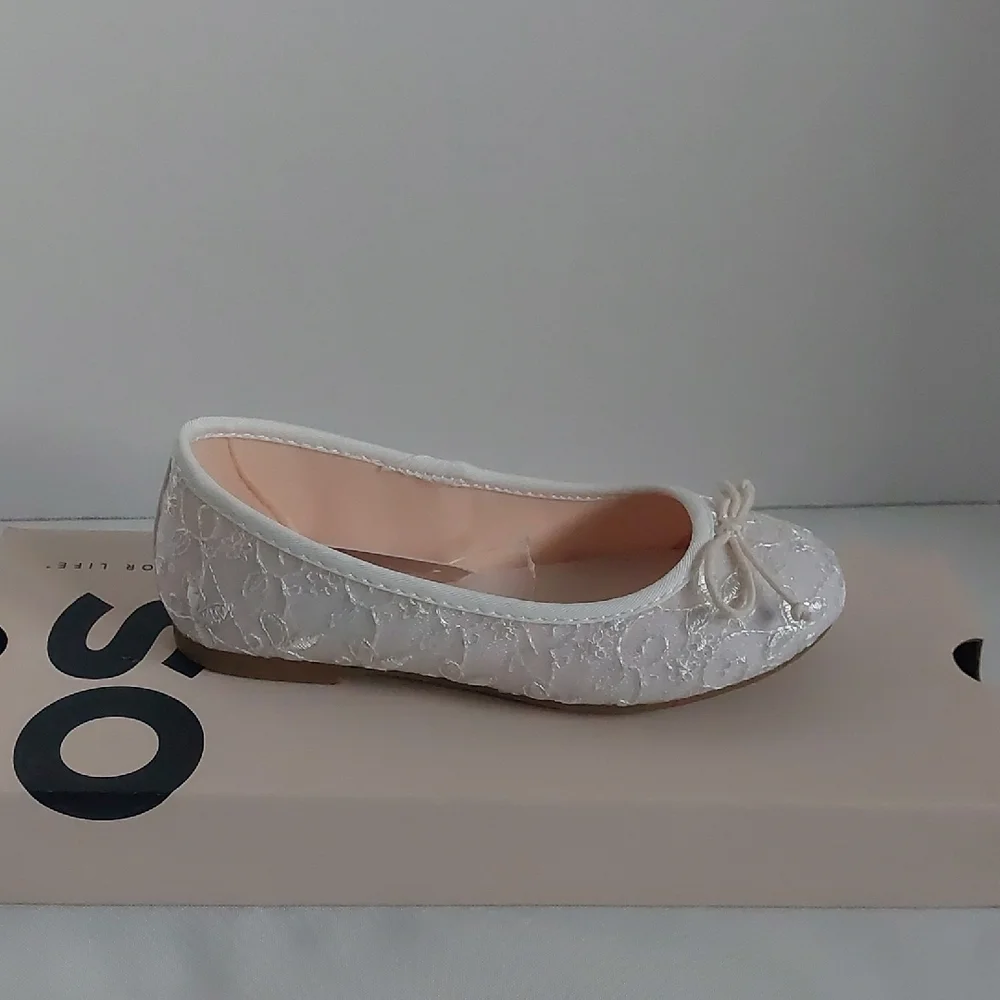 So Pensacola White Lace‎ Ballet Flats Girls Size 12